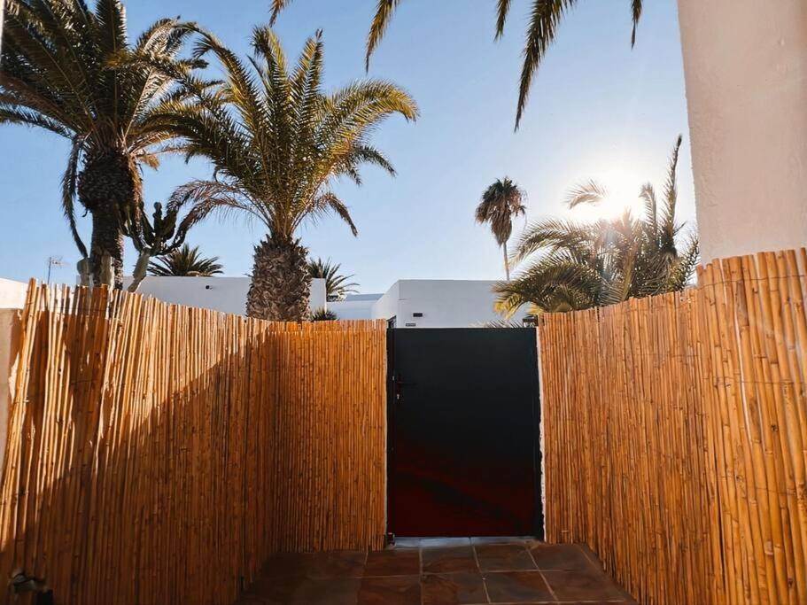 Rockbeach Bungalow Costa Teguise Dış mekan fotoğraf